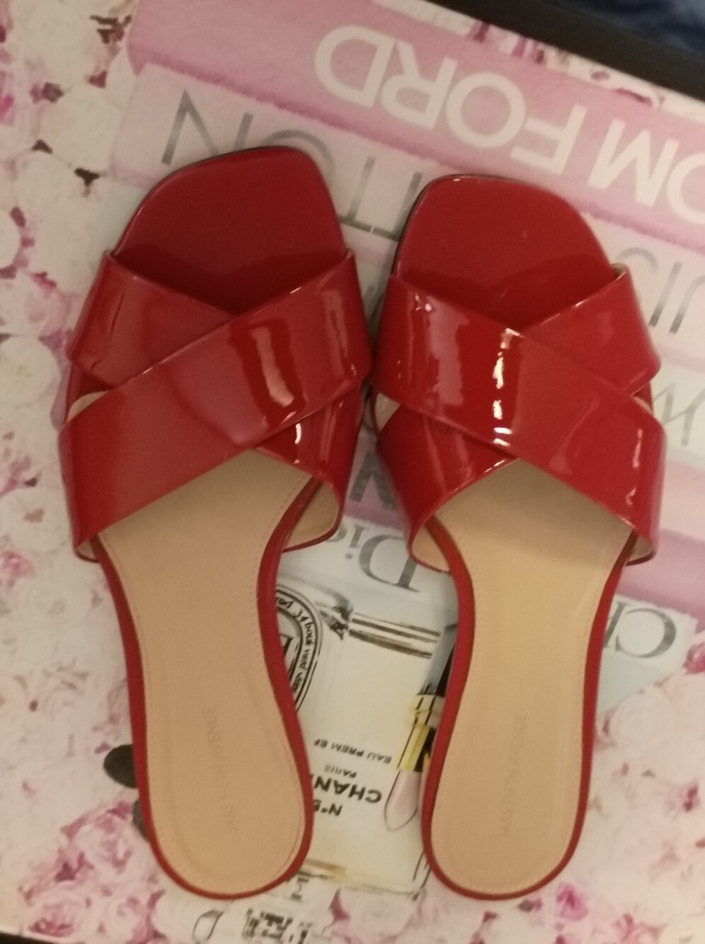 ❤️Stunning WOMENS Saks Fifth Avenue SFA Red Patent Leather Slides Sandals Sz 9